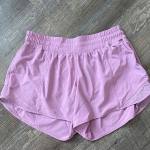 LuluLemon Size 4 Wisteria Purple Hotty Hot 2.5 Inch Running Short